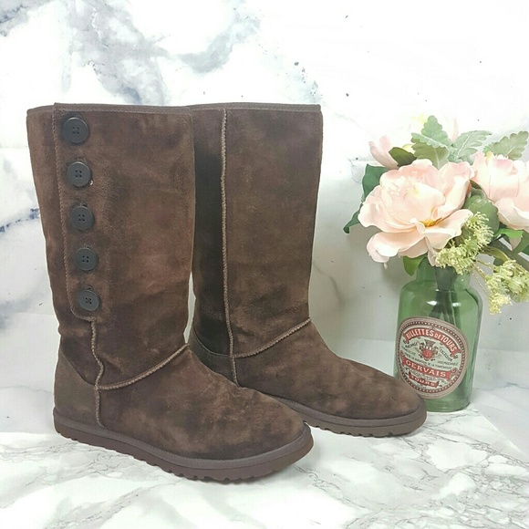 UGG Shoes - Sale! UGG Lo Pro Snow Boots w/ Sheep Lining